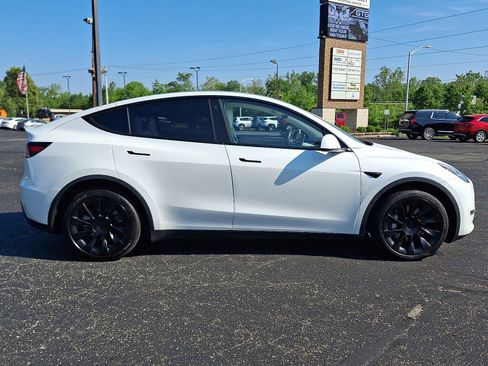 Used 2021 Tesla Model Y Long Range AWD/4WD image 26