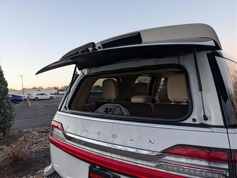 Used 2020 Lincoln Navigator Reserve w/ Luxury Package image 27