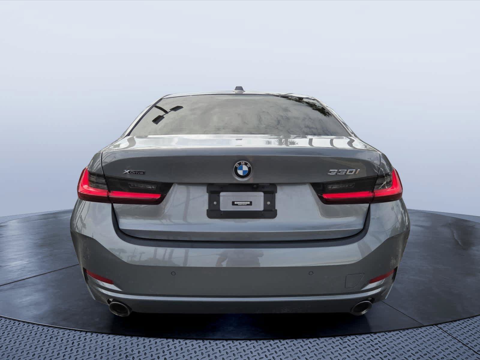 Used 2023 BMW 330i xDrive Sedan w/ Premium Package AWD/4WD image 5