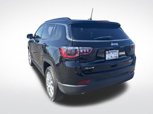 Used 2023 Jeep Compass Latitude w/ Sun and Sound Group image 5