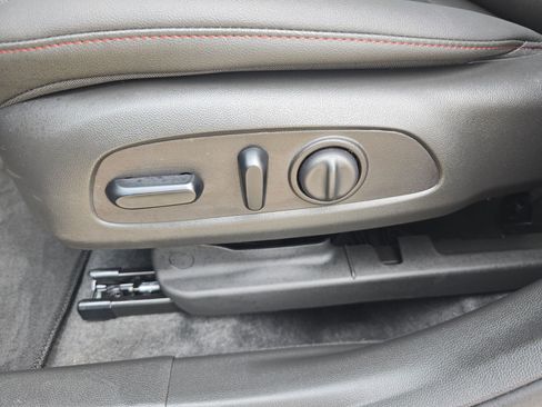 Used 2025 Chevrolet Trax RS w/ Driver Confidence Package image 12