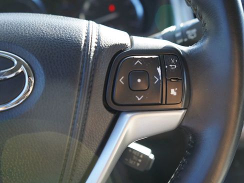 Used 2014 Toyota Highlander Limited image 14