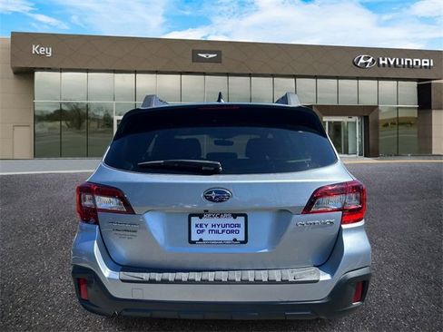 Used 2019 Subaru Outback 2.5i Premium image 7