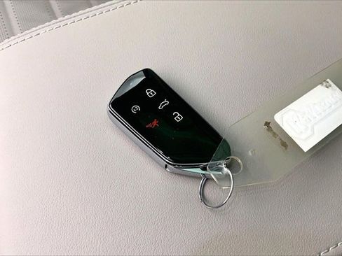 Used 2025 Volkswagen Atlas SEL image 11