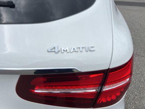 Used 2018 Mercedes-Benz GLC 300 4MATIC image 9