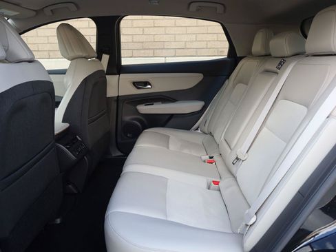 Used 2023 Nissan Ariya FWD image 22