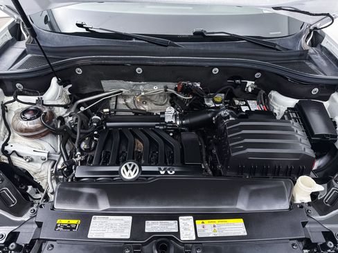 Used 2020 Volkswagen Atlas Cross Sport SE w/ Panoramic Sunroof Package image 9