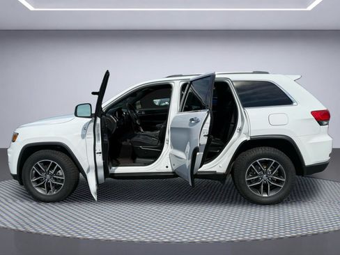 Used 2017 Jeep Grand Cherokee Limited w/ Luxury Group II RWD image 15