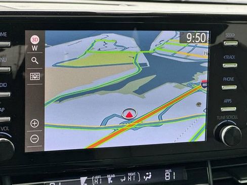 Used 2022 Toyota Sienna XLE w/ XLE Plus Package image 23