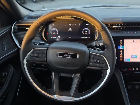 New 2026 Jeep Grand Cherokee Limited w/ Luxury Tech Group II AWD/4WD image 19