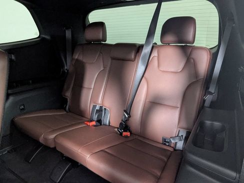 Used 2024 Kia Telluride EX w/ EX Captain's Chair Package FWD image 24