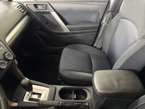 Used 2014 Subaru Forester 2.5i Premium w/ All-Weather Package AWD/4WD image 19