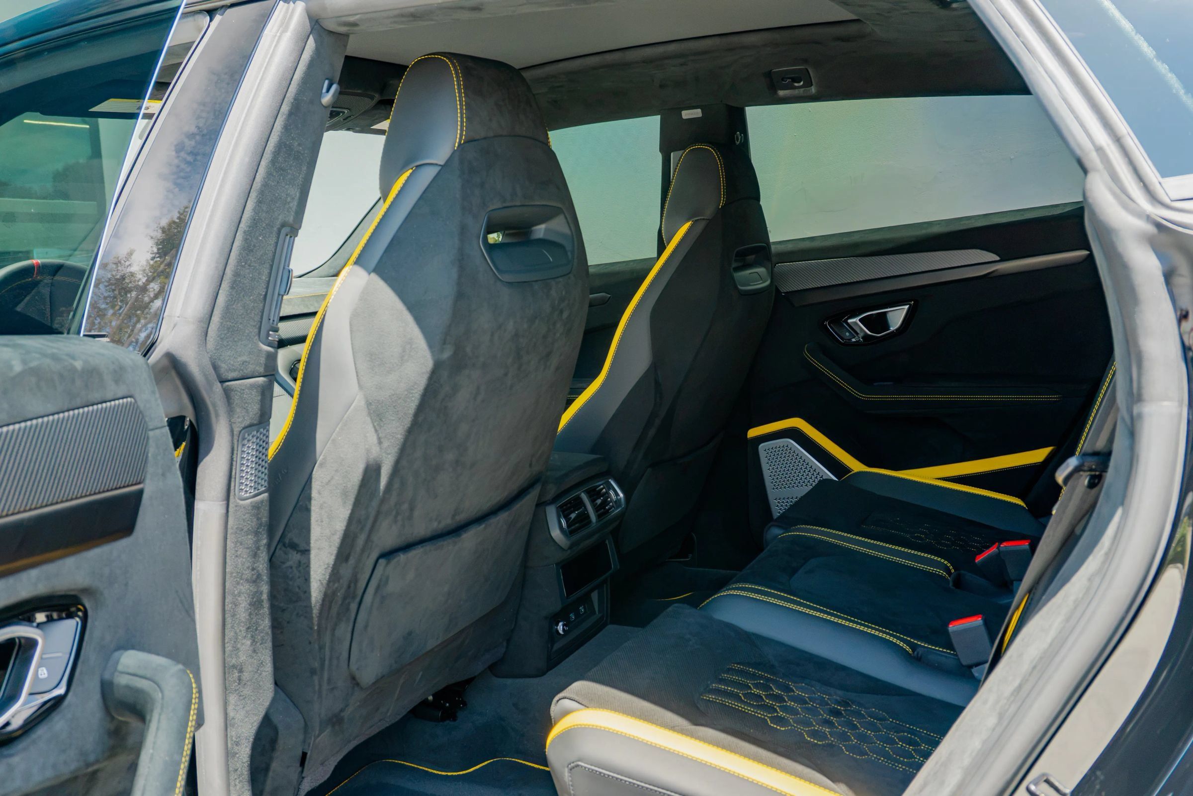 Used 2024 Lamborghini Urus Performante AWD/4WD image 49