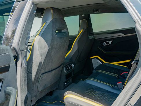 Used 2024 Lamborghini Urus Performante AWD/4WD image 49