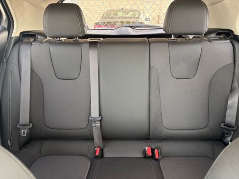 Used 2025 Buick Encore GX Preferred image 36