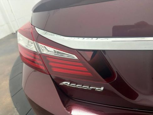 Used 2016 Honda Accord Sport image 11