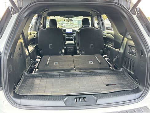 Used 2020 Ford Explorer XLT w/ Equipment Group 202A image 23