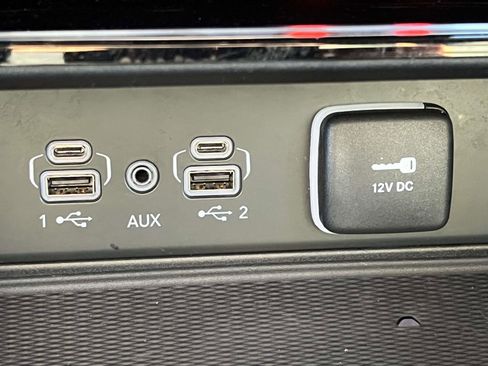 Used 2024 Jeep Grand Cherokee Altitude image 34