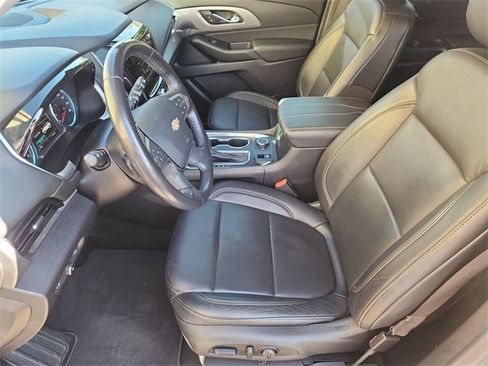 Used 2018 Chevrolet Traverse LT image 19