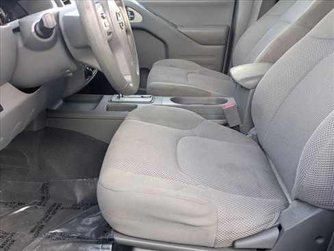 Used 2019 Nissan Frontier SV image 13