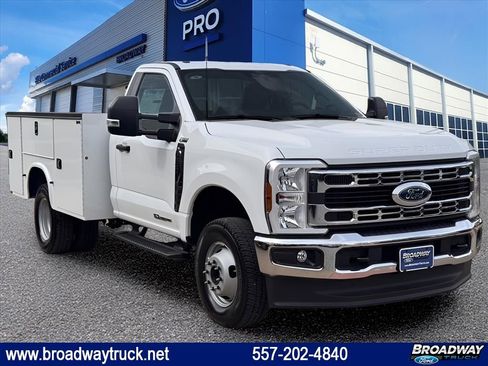 New 2025 Ford F350 XL w/ XL Chrome Package image 1