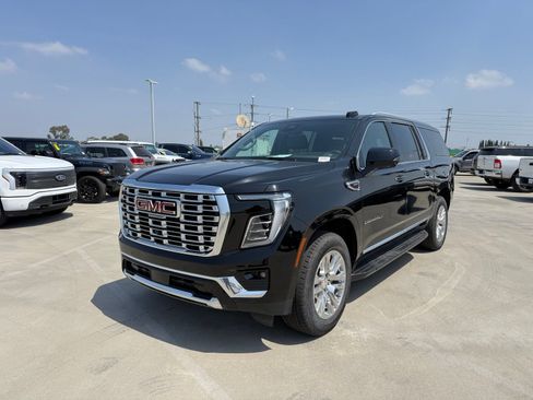Used 2025 GMC Yukon XL Denali AWD/4WD image 1