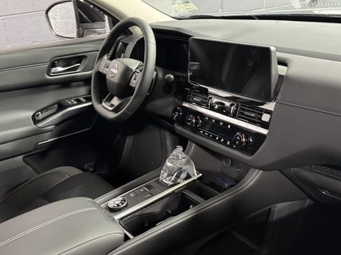 New 2026 Nissan Pathfinder SL image 8