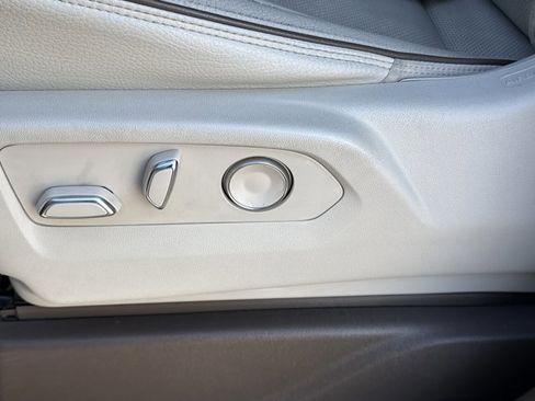 Used 2021 GMC Yukon Denali w/ Denali Premium Package image 24