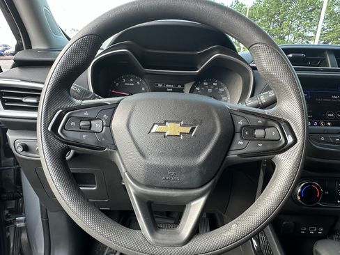 Used 2023 Chevrolet TrailBlazer LS FWD image 6