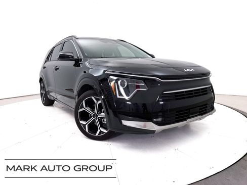 Used 2025 Kia Niro EX Touring FWD image 1