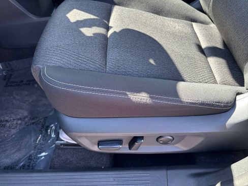 Used 2025 Nissan Rogue SV FWD image 22