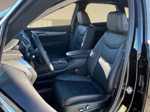 New 2026 Cadillac XT5 Luxury image 9