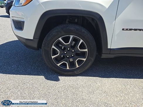 Used 2019 Jeep Compass Trailhawk AWD/4WD image 4