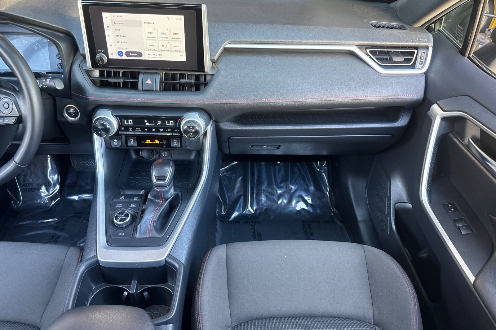 Used 2025 Toyota RAV4 SE AWD/4WD image 33