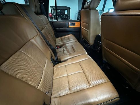 Used 2012 Lincoln Navigator 4WD image 14