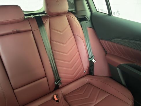 Used 2024 Maserati Grecale Trofeo image 15