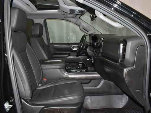 Used 2022 Chevrolet Silverado 1500 LTZ w/ LTZ Premium Package AWD/4WD image 28