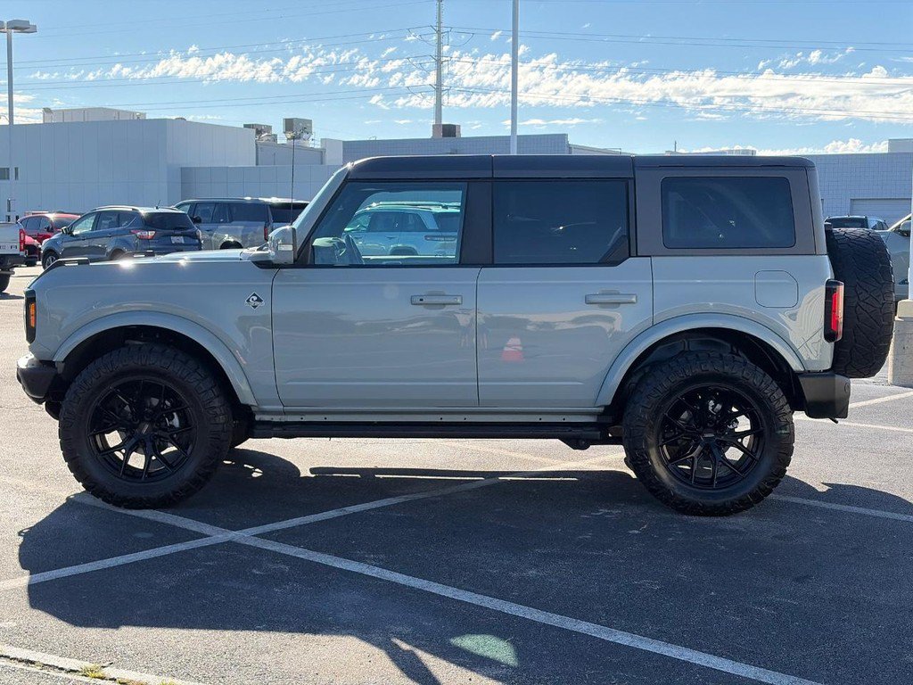 Used 2022 Ford Bronco Outer Banks AWD/4WD image 8
