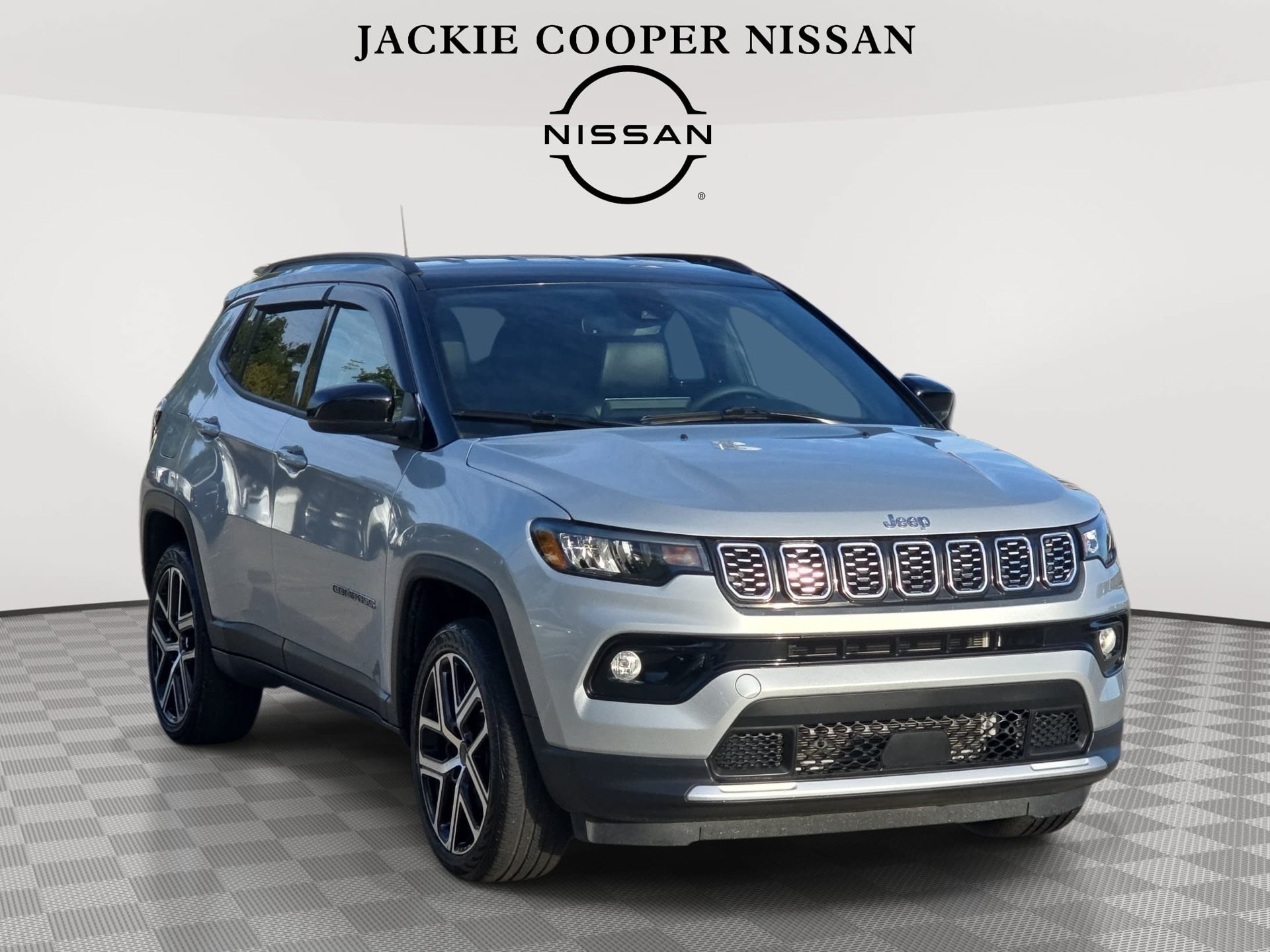 Used 2025 Jeep Compass Limited AWD/4WD image 3