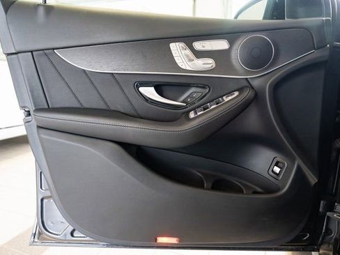 Used 2022 Mercedes-Benz GLC 300 4MATIC image 23