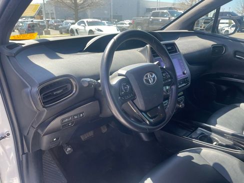 Used 2021 Toyota Prius XLE image 10