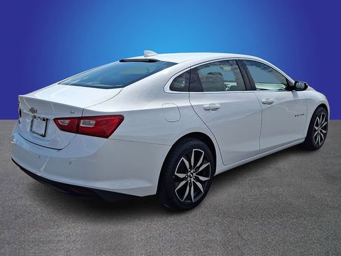 Used 2017 Chevrolet Malibu LT w/ Leather Package image 4
