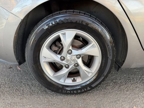 Used 2021 Hyundai Elantra SE FWD image 34