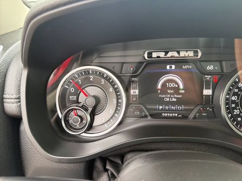 Used 2022 RAM 1500 Laramie AWD/4WD image 17