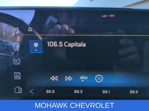 Used 2024 Chevrolet Trax ACTIV w/ Sunroof Package FWD image 14