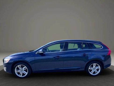 Used 2015 Volvo V60 T5 Premier FWD image 3