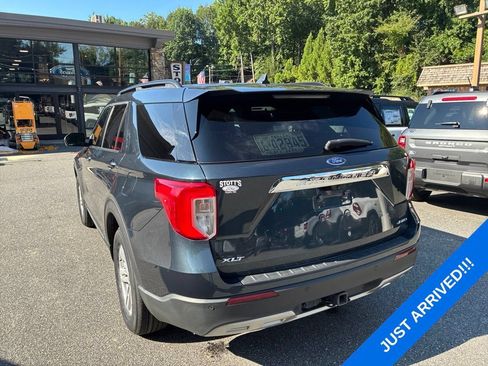 Used 2022 Ford Explorer XLT w/ Equipment Group 202A AWD/4WD image 12