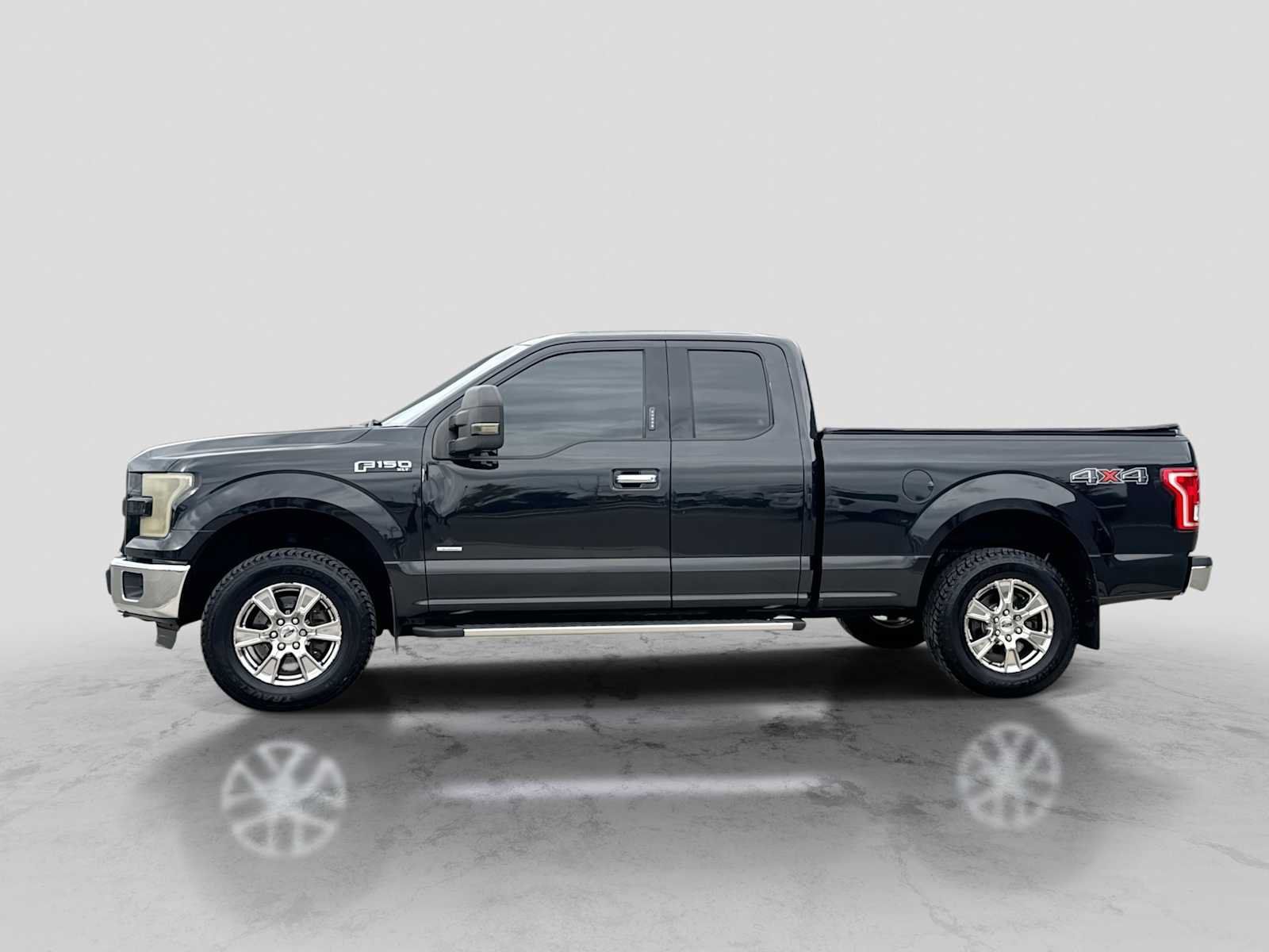 Used 2015 Ford F150 XLT w/ Equipment Group 302A Luxury AWD/4WD image 3
