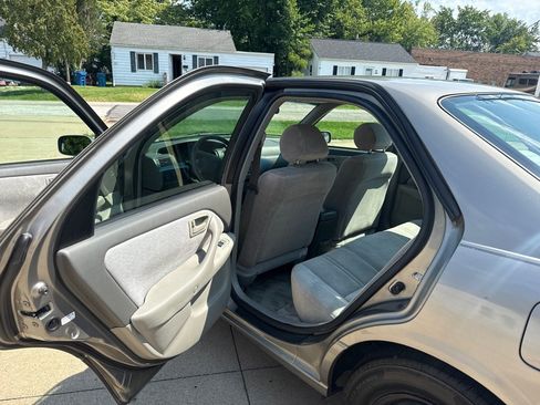 Used 1999 Toyota Camry LE FWD image 12
