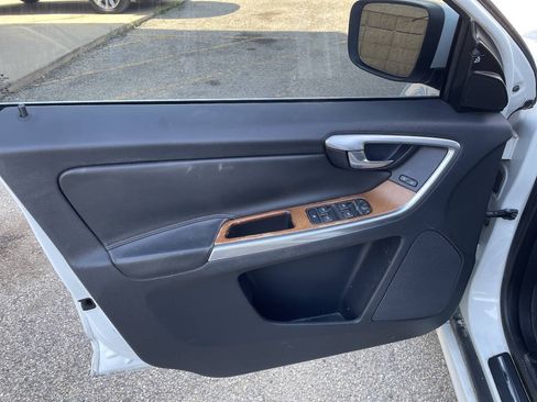 Used 2017 Volvo XC60 T5 Inscription FWD image 10
